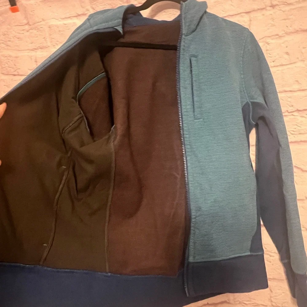 Lululemon Men's Scuba Hoodie - Picture 8 of 11